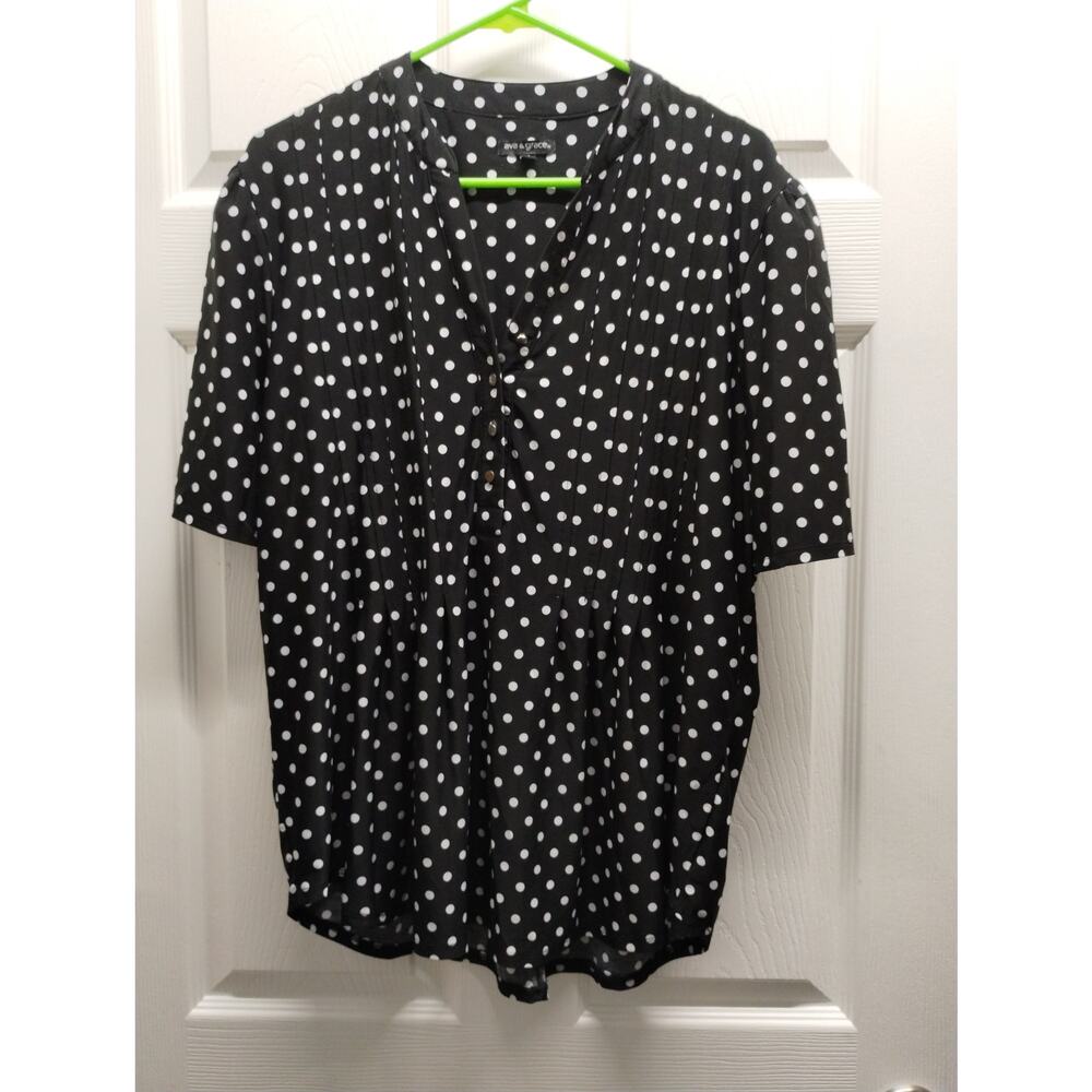 Ava & Grace Size XL Black White Polka Dot Short Sleeve Popover Split Neck Top